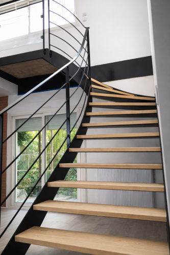 Escalier moderne en bois et métal